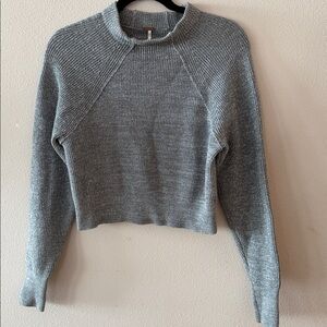 Women’s Gray Knit Pullover Sweater